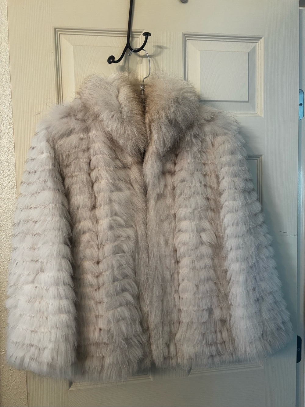Saga Fox Genuine Finnish Blue Fox Fur Jacket Car Coat 26” Perfect Condition